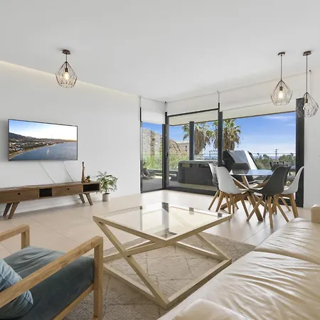Vivi Homes - Boa Pool, Jacuzzi, Terrace & Sea View Apartment *
