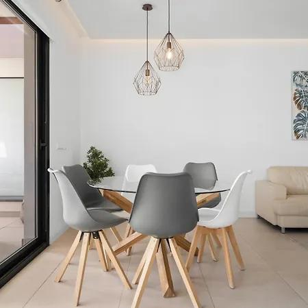 Vivi Homes - Boa Pool, Terrace & Sea View 丰希罗拉