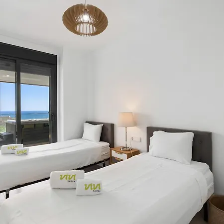公寓 Vivi Homes - Boa Pool, Terrace & Sea View 丰希罗拉